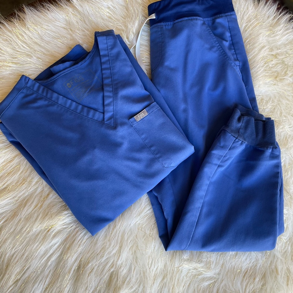 Figs scrubs.